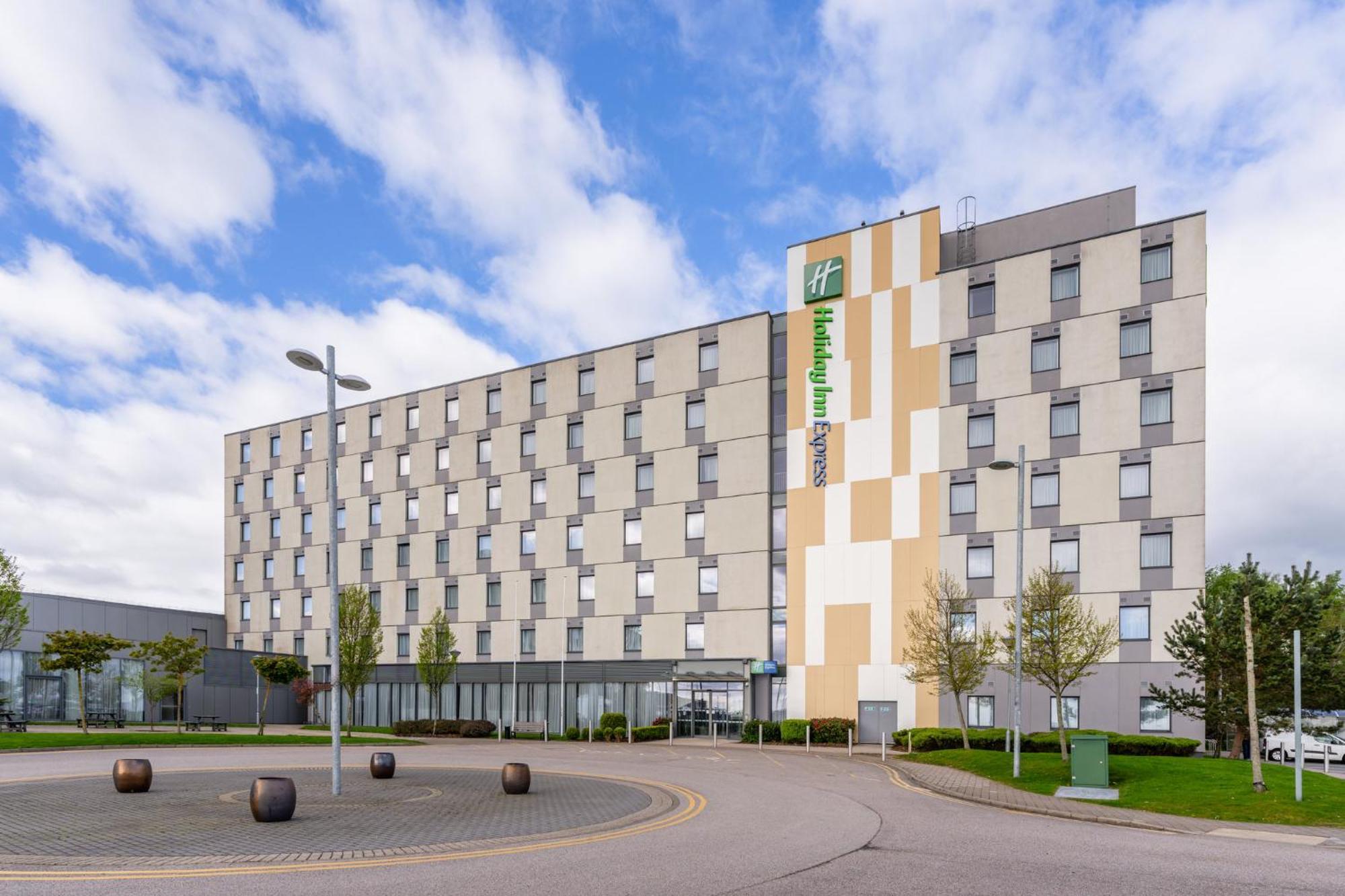 Holiday Inn Express Aberdeen Airport By Ihg Dyce Exteriér fotografie